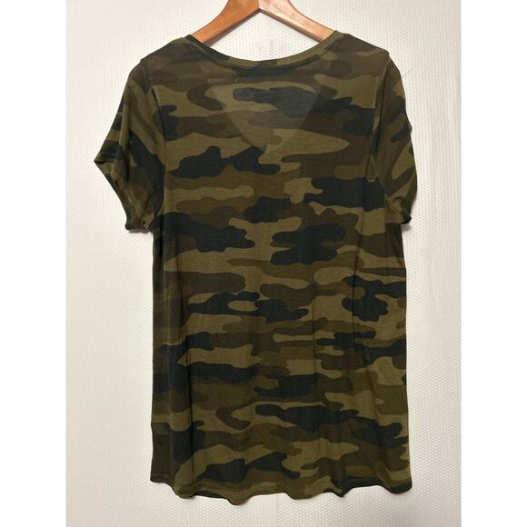 Lucky Brand Women’s Green Camo V-Neck Thin T-Shirt Soft Stretch Casual Tee 1X - Picture 8 of 10